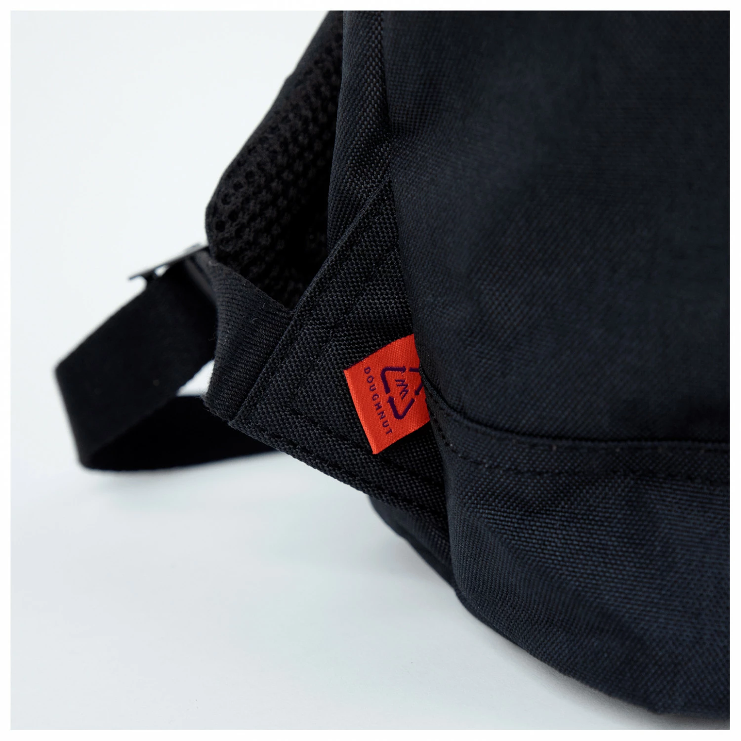 Doughnut Christopher Happy Camper 18 - Daypack 7 Doughnut Christopher Happy Camper 18 - Daypack - Image 5