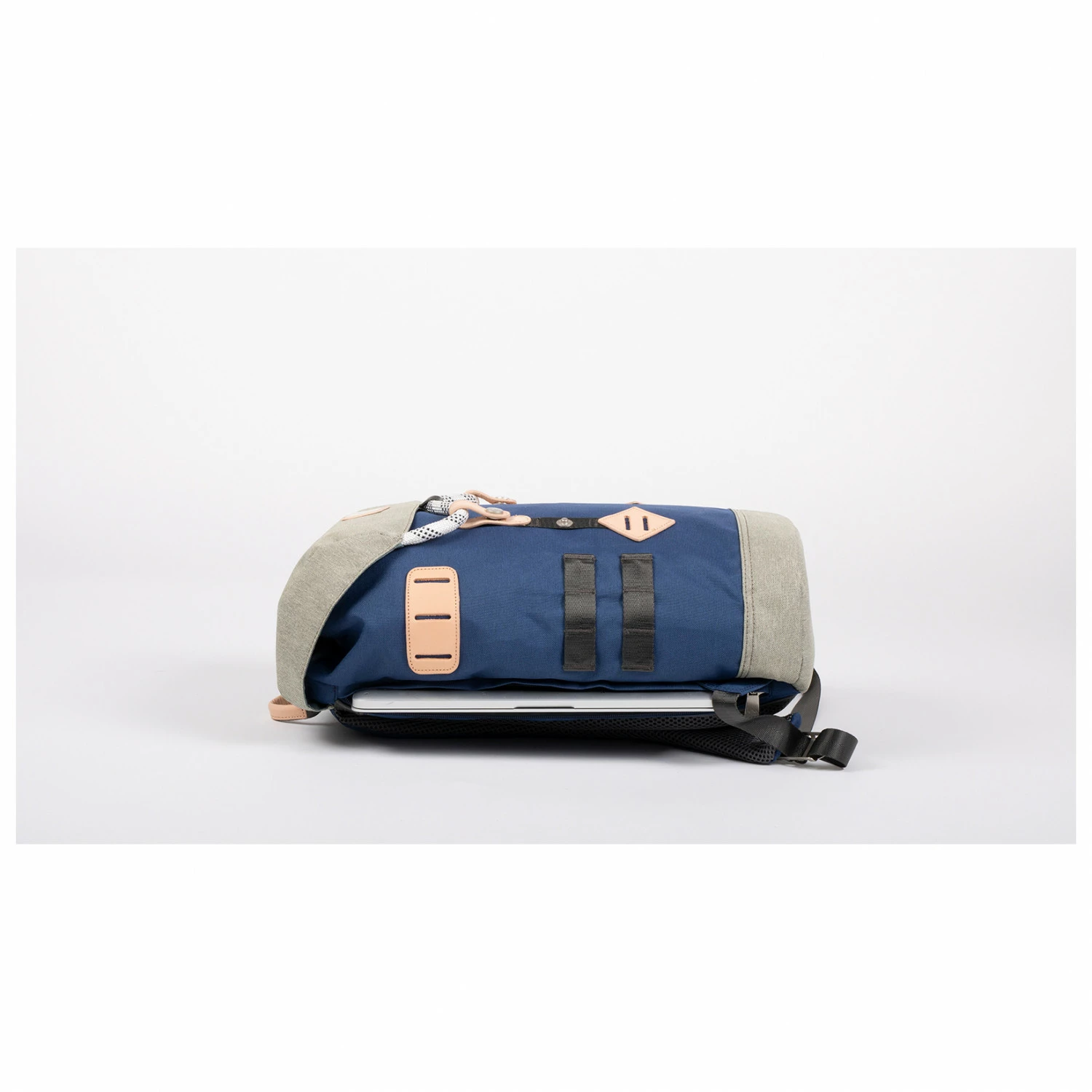 Doughnut Colorado Small 15 - Daypack 7 Doughnut Colorado Small 15 - Daypack - Image 5