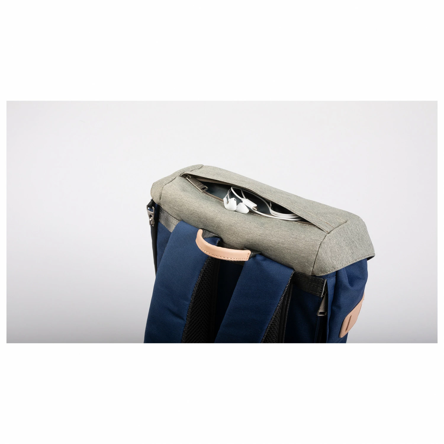 Doughnut Colorado Small 15 - Daypack 8 Doughnut Colorado Small 15 - Daypack - Image 6