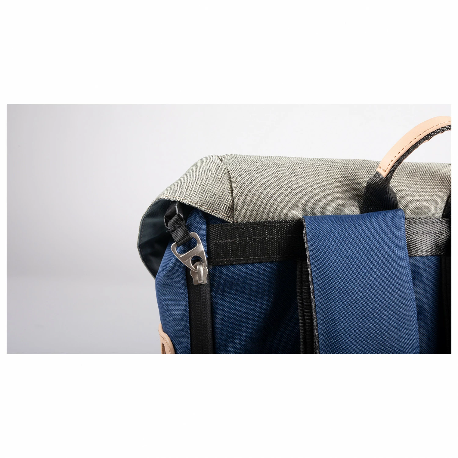 Doughnut Colorado Small 15 - Daypack 11 Doughnut Colorado Small 15 - Daypack - Image 9