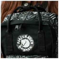 FJÄLLRÄVEN Kånken Art Mini - Daypack 11 FJÄLLRÄVEN Kånken Art Mini - Daypack -camping sale fjaellraeven kaanken art mini daypack detail 5