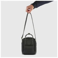 FJÄLLRÄVEN Kånken No. 2 Black Sling 2,5 - Shoulder Bag 24 FJÄLLRÄVEN Kånken No. 2 Black Sling 2,5 - Shoulder Bag -camping sale fjaellraeven kaanken no 2 black sling 25 shoulder bag detail 11