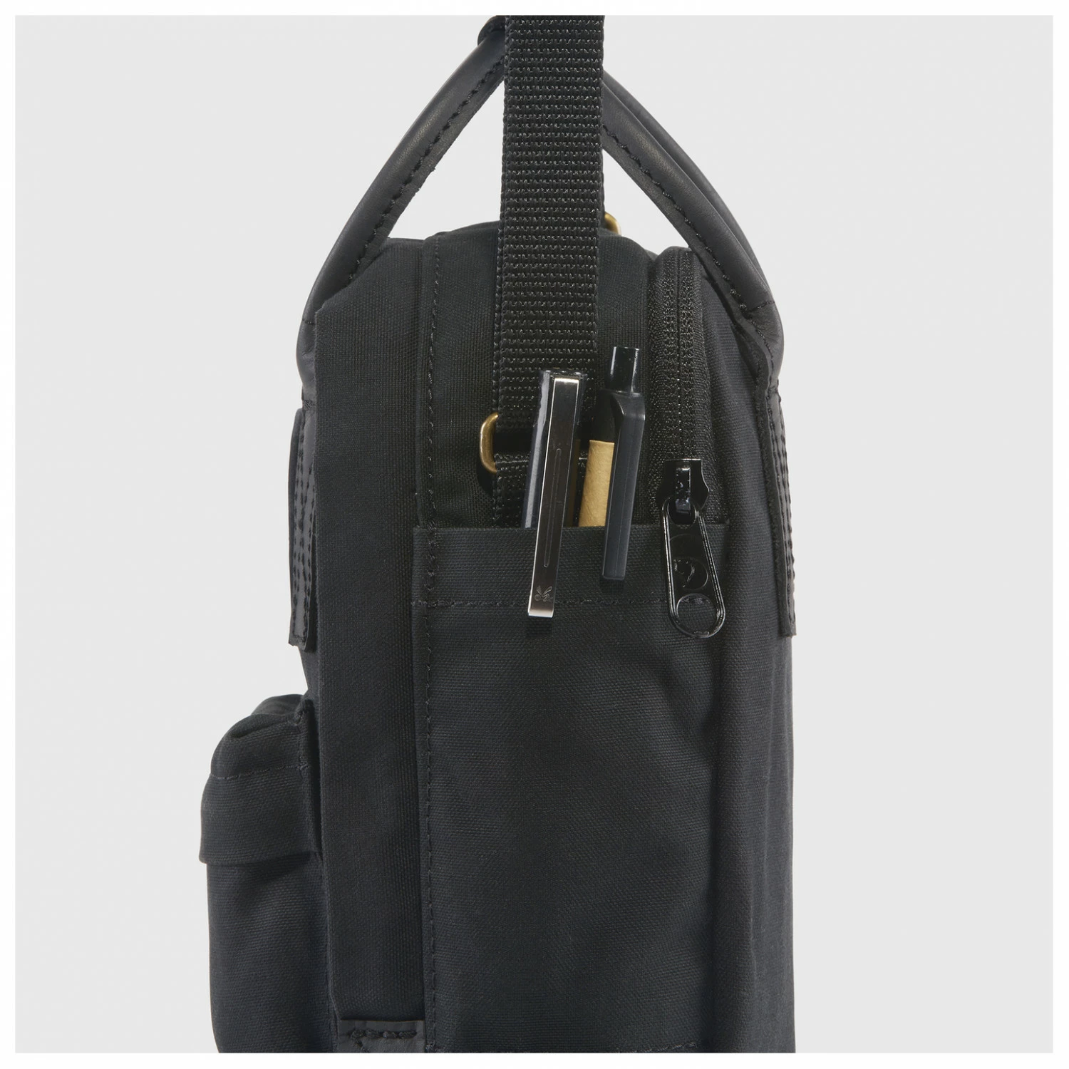 FJÄLLRÄVEN Kånken No. 2 Black Sling 2,5 - Shoulder Bag 14 FJÄLLRÄVEN Kånken No. 2 Black Sling 2,5 - Shoulder Bag - Image 12