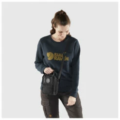 FJÄLLRÄVEN Kånken No. 2 Black Sling 2,5 - Shoulder Bag 17 FJÄLLRÄVEN Kånken No. 2 Black Sling 2,5 - Shoulder Bag -camping sale fjaellraeven kaanken no 2 black sling 25 shoulder bag detail 4