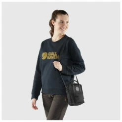 FJÄLLRÄVEN Kånken No. 2 Black Sling 2,5 - Shoulder Bag 18 FJÄLLRÄVEN Kånken No. 2 Black Sling 2,5 - Shoulder Bag -camping sale fjaellraeven kaanken no 2 black sling 25 shoulder bag detail 5