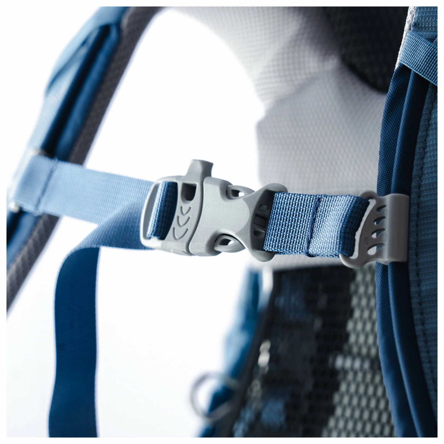 Osprey Kid's Ace 38 - Walking Backpack 10 Osprey Kid's Ace 38 - Walking Backpack - Image 8