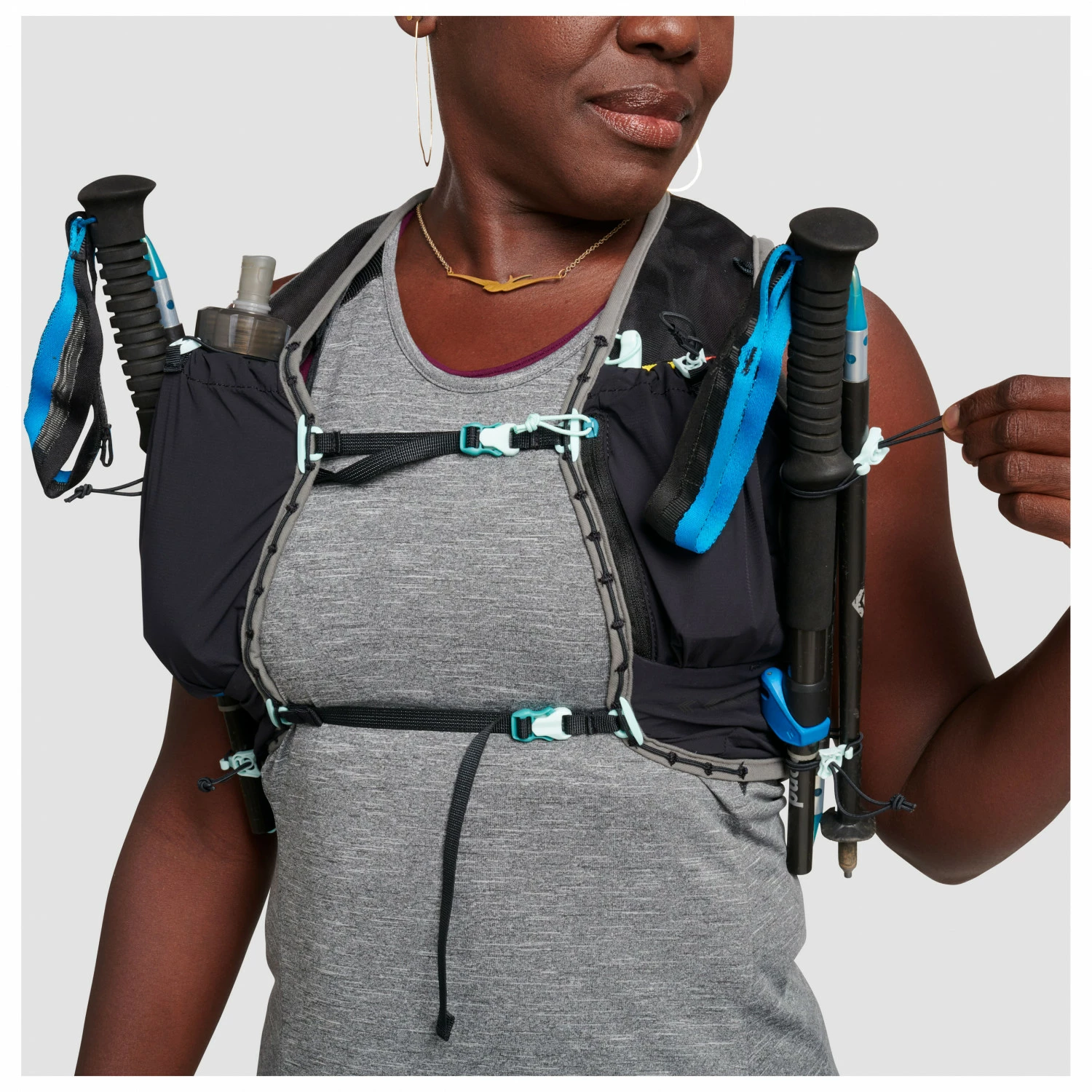 Ultimate Direction Women's Race Vesta 6.0 - Trail Running Backpack 7 Ultimate Direction Women's Race Vesta 6.0 - Trail Running Backpack - Image 5